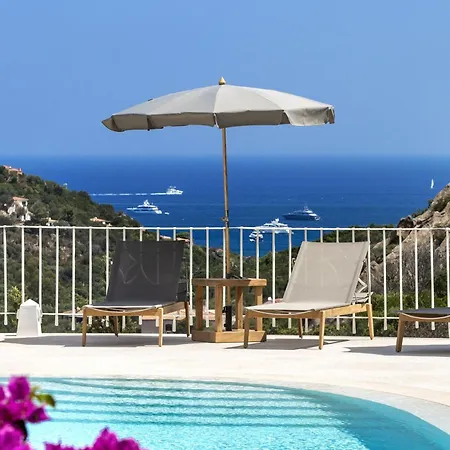 Relais Carola Πόρτο Τσέρβο